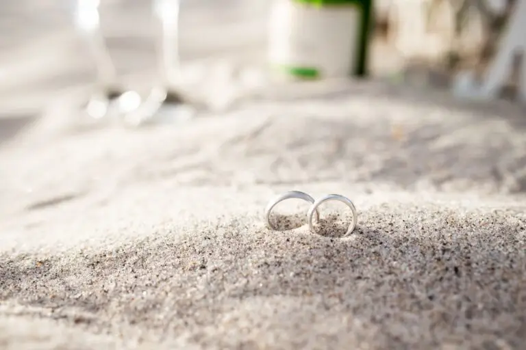 Ringe im Sand, Standesamtliche Hochzeit auf Kos, standesamtlich heiraten